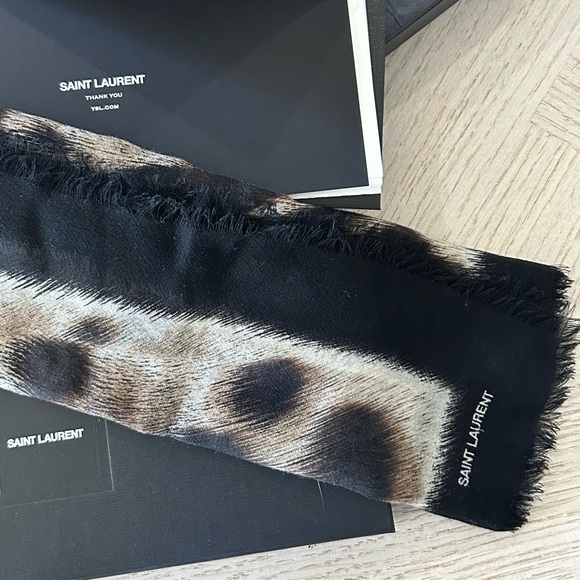 *NOT FOR SALE* Saint Laurent YSL Square Scarf - Leopard Print - Picture 5 of 5